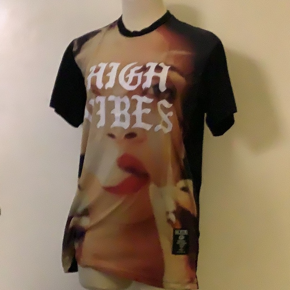 A black medium shirt from Forever 21